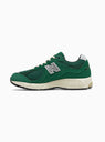 M2002RHB Nightwatch Green & Black Emerald by New Balance | Couverture & The Garbstore