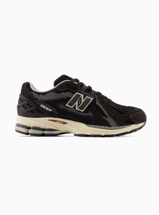 M1906DD Sneakers Black & Silver by New Balance by Couverture & The Garbstore