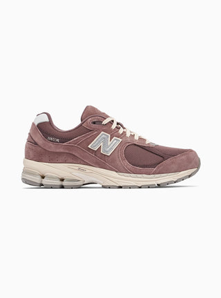 M2002RHD Black Fig by New Balance | Couverture & The Garbstore