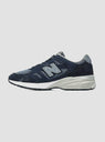 Made in UK M920CNV Sneakers Navy & Grey by New Balance | Couverture & The Garbstore