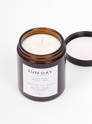 Essential Oil Candle Beyond The Pines by Sunday Of London | Couverture & The Garbstore